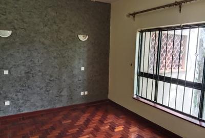 3 Bed Apartment with En Suite in Kileleshwa