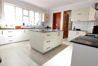 5 Bed House with En Suite at Kiambu Road