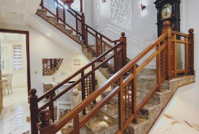 6 Bed Villa with En Suite in Lavington - 4