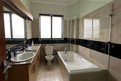 Serviced 4 Bed Apartment with En Suite in Kileleshwa