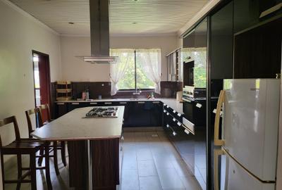 3 Bed Apartment with En Suite in Rhapta Road - 2