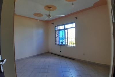 4 Bed Apartment with En Suite in Nyali Area - 4