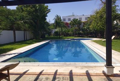 4 Bed Townhouse with En Suite in Nyali Area - 2