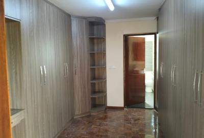 4 Bed Townhouse with En Suite in Kitisuru