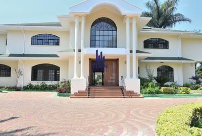 4 Bed Villa with En Suite in Nyari