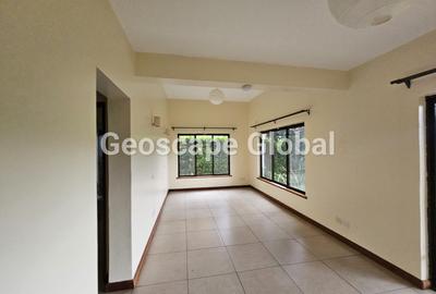 5 Bed House with En Suite in Nyari