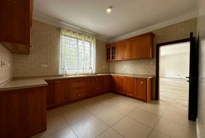 4 Bed Townhouse with En Suite at Runda