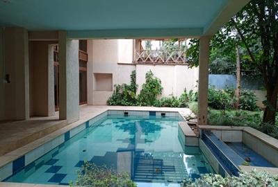5 Bed Townhouse with En Suite in Lavington