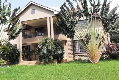 5 Bed House with En Suite in Runda