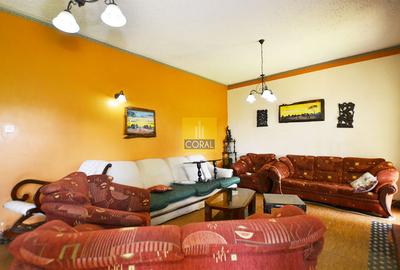 5 Bed House in Riverside - 4