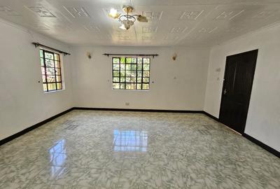 5 Bed House with En Suite at Nyari