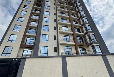 Serviced 2 Bed Apartment with En Suite at Hilltop