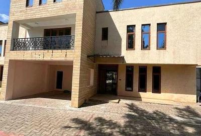 5 Bed Townhouse with En Suite at Lavington Green