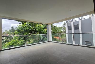 5 Bed Townhouse with En Suite in Lavington