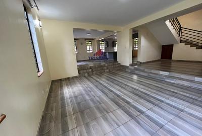 5 Bed Townhouse with En Suite in Kyuna