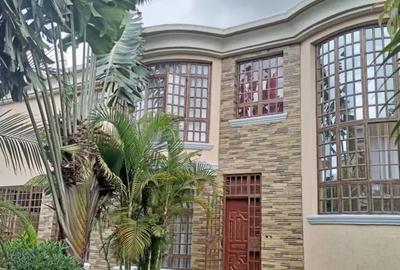 4 Bed House with En Suite in Runda