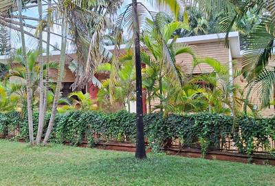 4 Bed Townhouse with En Suite in Hill View - 4