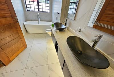 4 Bed Townhouse with En Suite in Kiambu Road - 3