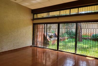 4 Bed Townhouse with En Suite in Rhapta Road - 4