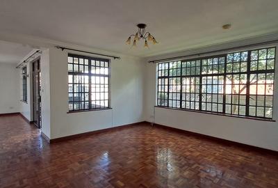 4 Bed House with En Suite in Lavington - 3