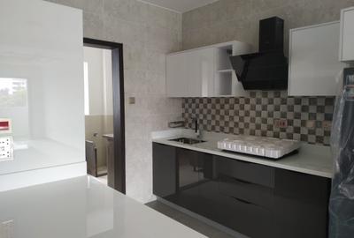 2 Bed Apartment with En Suite in Riverside