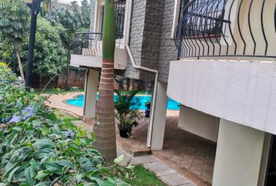 3 Bed Apartment with En Suite in Lavington