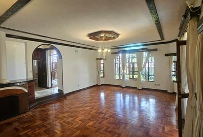 5 Bed House with En Suite in Runda - 4