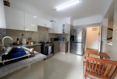 Furnished 2 Bed Apartment with En Suite at Hatheru Road