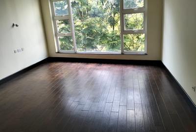 4 Bed Apartment with En Suite in Brookside - 4