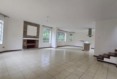 4 Bed House with En Suite in Spring Valley - 4