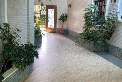 Serviced 2 Bed Apartment with En Suite in Nyari - 2