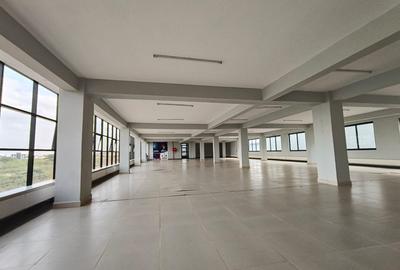 5,000 ft² Office with Service Charge Included in Tatu City