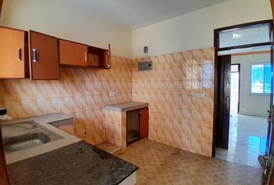 3 Bed Apartment with En Suite in Tudor