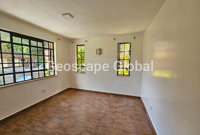 5 Bed House with En Suite in Kyuna - 4