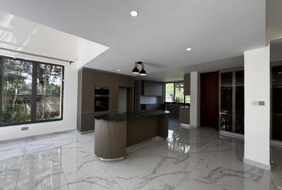 5 Bed Townhouse with En Suite in Karen