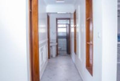 Serviced 4 Bed Apartment with En Suite at Third Avenues