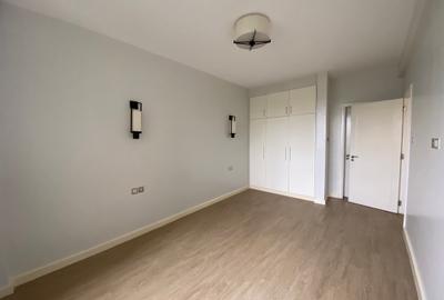 1 Bed Apartment with En Suite in Riverside