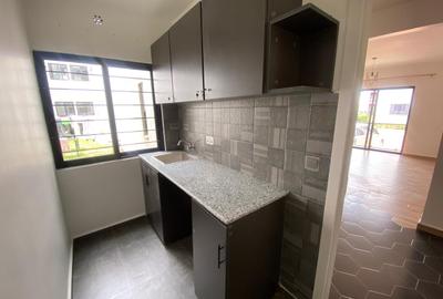 2 Bed Apartment with Swimming Pool in Tatu City