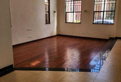 5 Bed Townhouse with En Suite in Lavington - 4