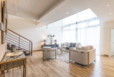 4 Bed Apartment with En Suite in Riverside