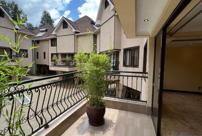 5 Bed Townhouse with En Suite in Lavington