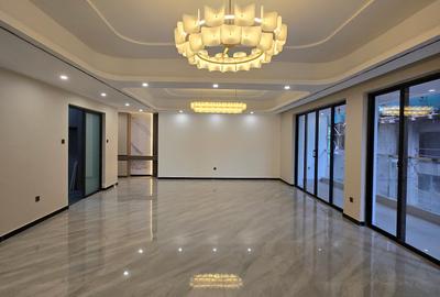 4 Bed Apartment with En Suite at Othaya Road - 2