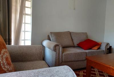 Serviced 2 Bed Apartment with En Suite in Rosslyn - 4