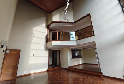 5 Bed Townhouse with En Suite at Lavington Green