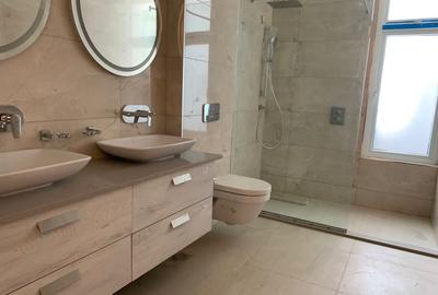 3 Bed Apartment with En Suite in Westlands Area - 2