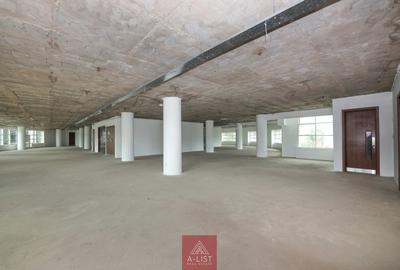 6,162 ft² Commercial Property with Service Charge Included at Woodvale Close
