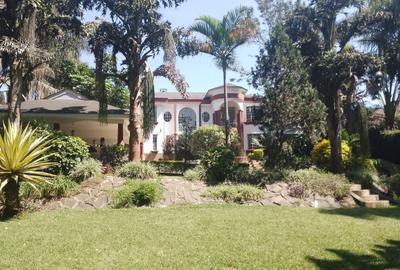 5 Bed House with En Suite in Nyari