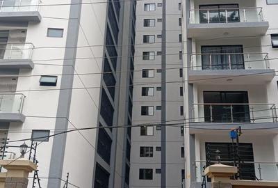 2 Bed Apartment with En Suite at Riverside Drive