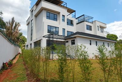 5 Bed Townhouse with En Suite at Lavington