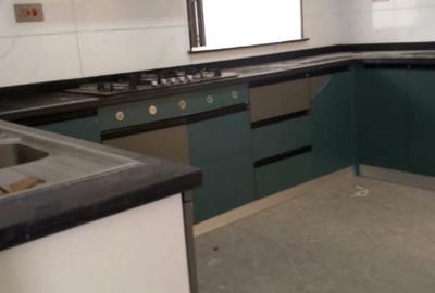 4 Bed Apartment with En Suite in Kileleshwa